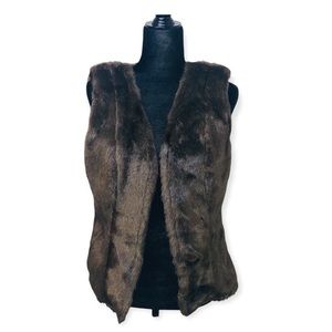142✨Dimri Fur Vest✨